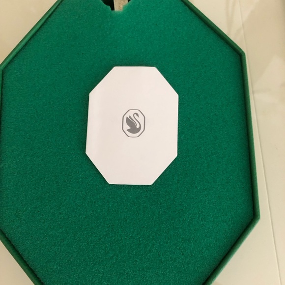 NWOT Swarovski Festive 2022 Ornament Set - Picture 3 of 4